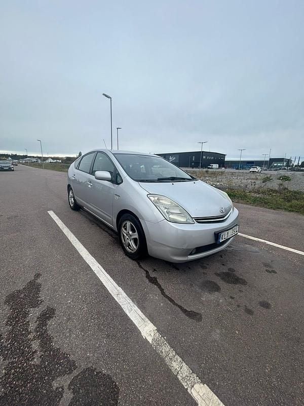 Begagnad Toyota Prius 112 HK (82 kW) 2005 Halvkombi