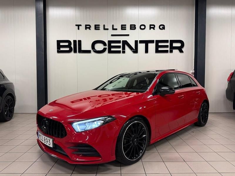 Röd Begagnad 2018 Mercedes A200 AMG Halvkombi | 219 900 kr (Marknadspris) - Bild 1/4