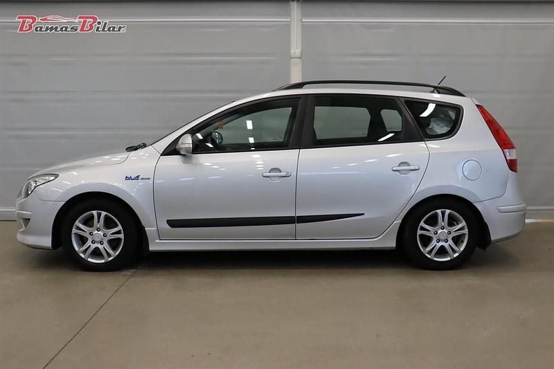 Begagnad Hyundai i30 116 HK (85 kW) 2011 Silver Kombi