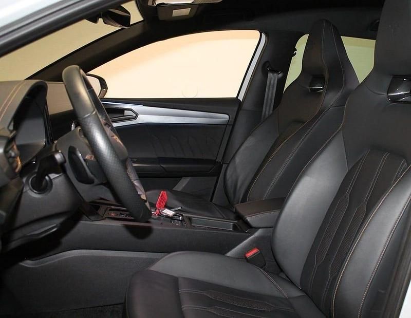 Begagnad Cupra Leon 150 HK (110 kW) 2024 Vit ("nevada" weiss) Kombi