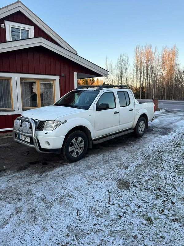 Begagnad Nissan Navara 174 HK (127 kW) 2006 Vit Pickup
