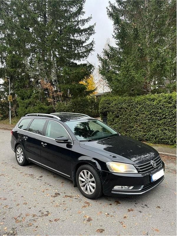Svart Begagnad 2014 VW Passat Kombi | 47 500 kr (Superpris) - Bild 1/4