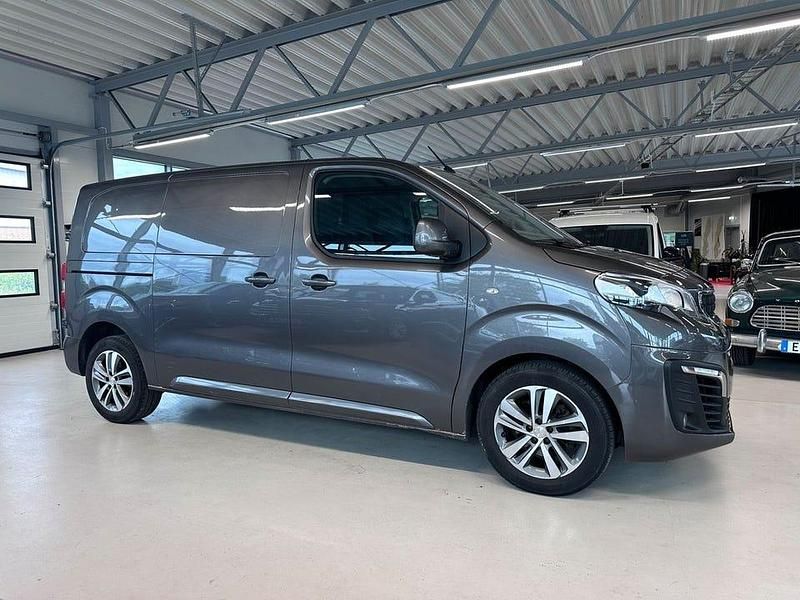 Begagnad Peugeot Expert 150 HK (110 kW) 2017 Van