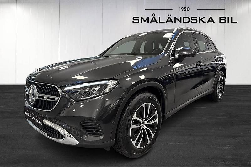 Grå Begagnad 2024 Mercedes GLC220 Avantgarde SUV | 599 000 kr - Bild 1/4