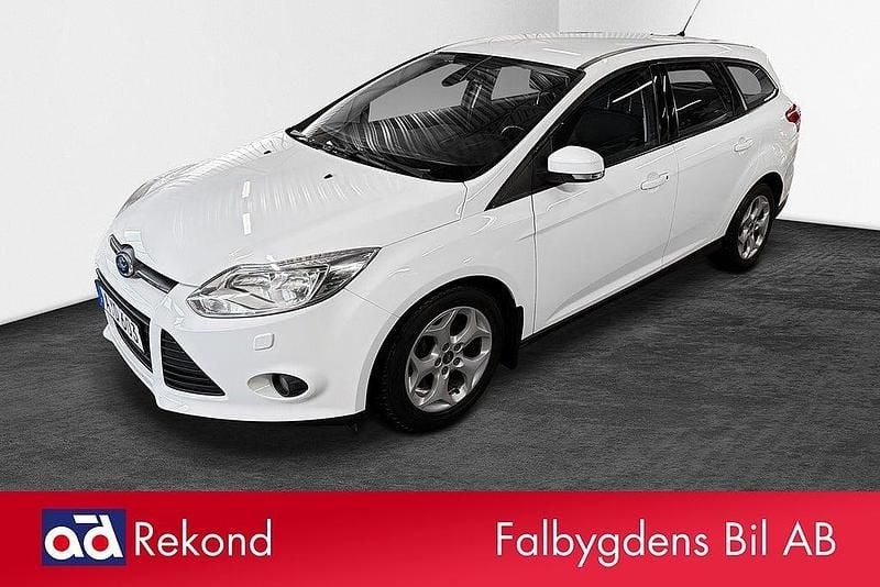 Begagnad Ford Focus Trend 105 HK (77 kW) 2014 Vit Kombi