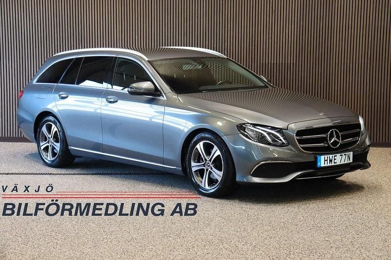 Grå Begagnad 2019 Mercedes E220 Avantgarde Kombi | 289 000 kr (Superpris) - Bild 1/4