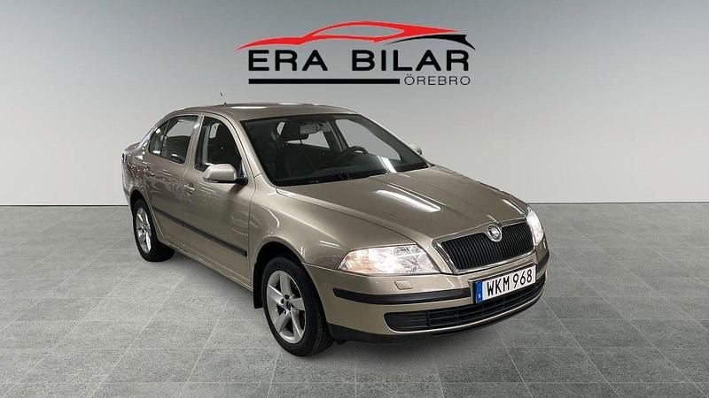 Ljusbrun (brun) Begagnad 2005 Skoda Octavia Halvkombi | 34 500 kr (Marknadspris) - Bild 1/4