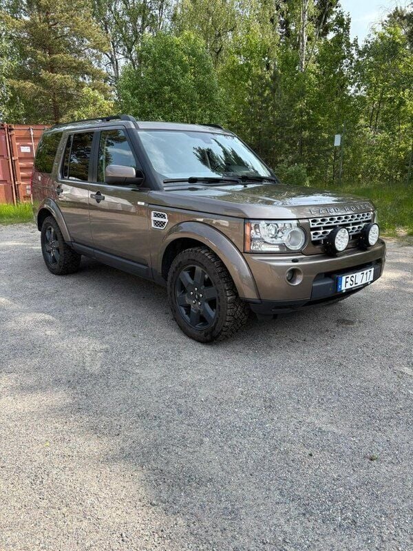 Brun Begagnad 2012 Land Rover Discovery 4 HSE SUV | 239 000 kr (Marknadspris) - Bild 1/4