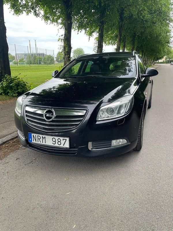 Begagnad 2009 Opel Insignia Kombi | 28 000 kr (Marknadspris) - Bild 1/4