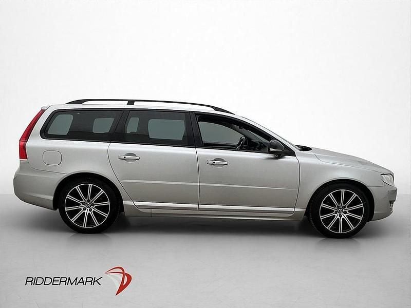 Begagnad Volvo V70 Dynamic 181 HK (133 kW) 2014 Silver Kombi