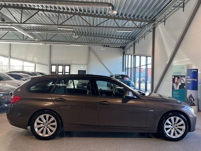 Begagnad BMW 320 184 HK (135 kW) 2013 Brun Kombi