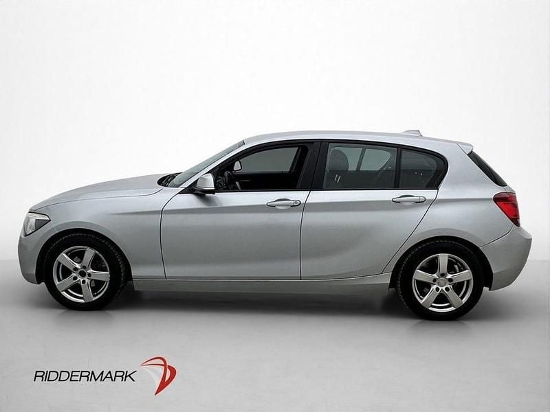 Begagnad BMW 118 143 HK (105 kW) 2012 Silver Halvkombi