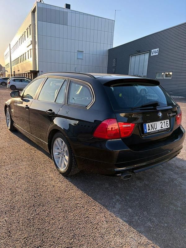 Begagnad BMW 320 184 HK (135 kW) 2012 Kombi