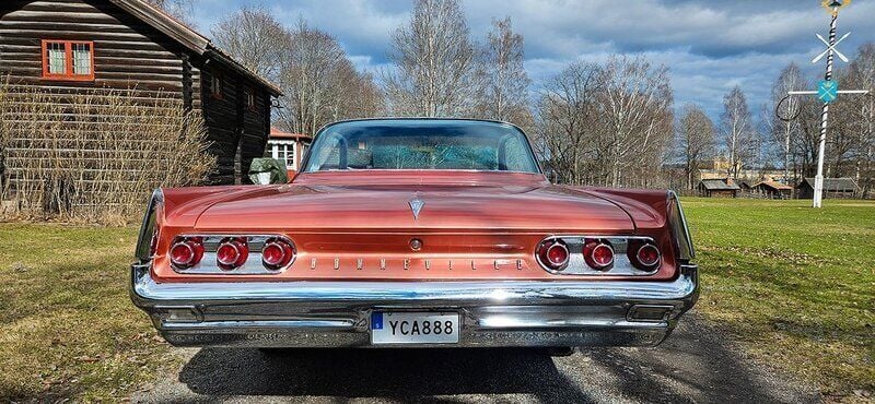 Begagnad Pontiac Bonneville 231 HK (169 kW) 1961 Ljusröd Sedan