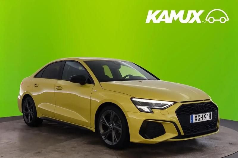 Gul/beige Begagnad 2022 Audi A3 S-Line Sedan | 289 900 kr (Marknadspris) - Bild 1/3