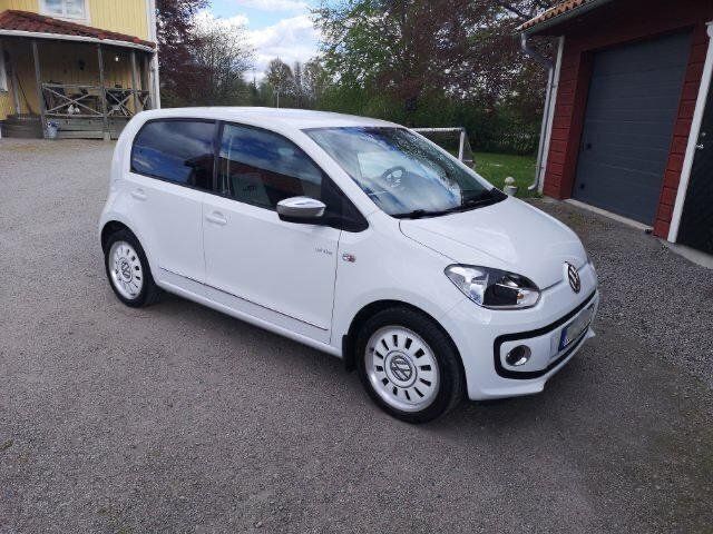 Vit Begagnad 2013 VW up! Halvkombi | 63 000 kr (Marknadspris) - Bild 1/4