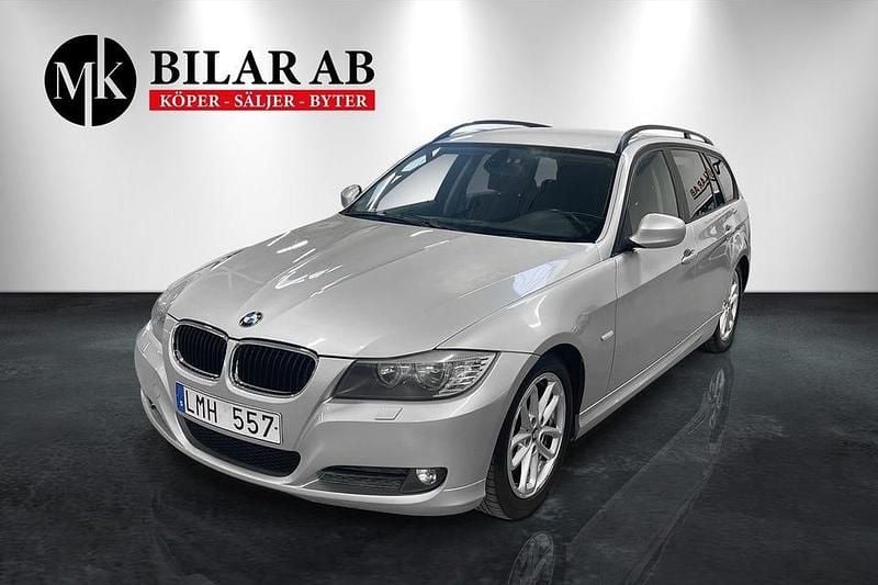Begagnad BMW 318 Comfort Edition 143 HK (105 kW) 2009 Ljusgrå Kombi