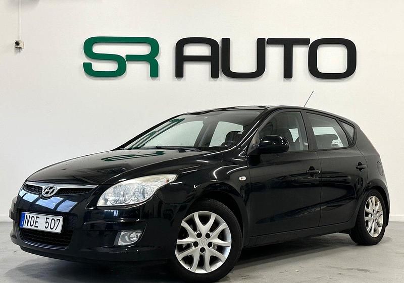 Svart Begagnad 2007 Hyundai i30 Halvkombi | 64 900 kr (Dyr) - Bild 1/4
