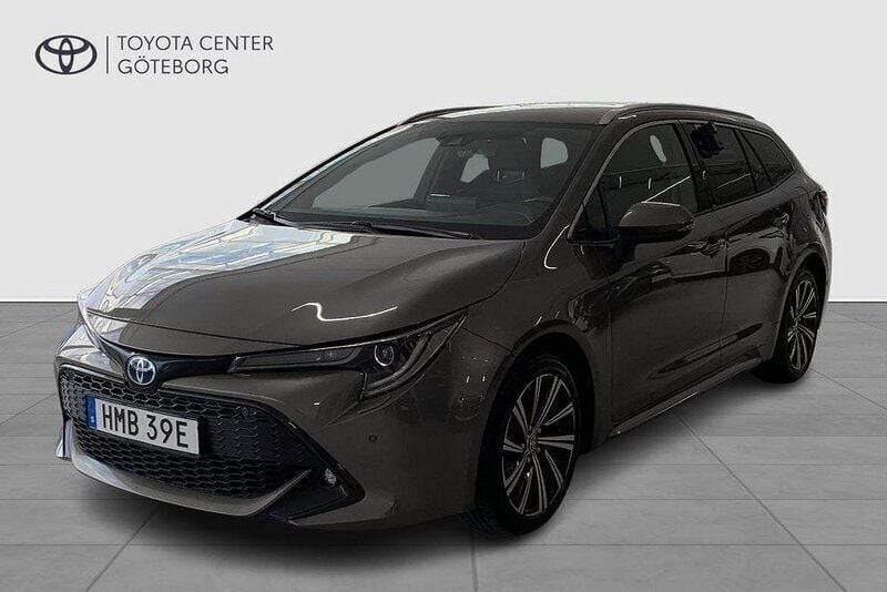 Grön Begagnad 2022 Toyota Corolla Style Kombi | 254 900 kr (Bra pris) - Bild 1/2