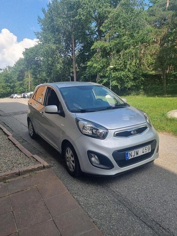 Grå Begagnad 2013 Kia Picanto Halvkombi | 49 000 kr (Bra pris) - Bild 1/4