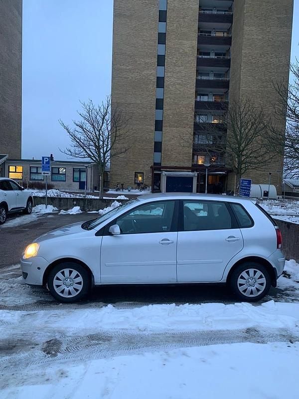 Begagnad VW Polo 80 HK (58 kW) 2007 Halvkombi