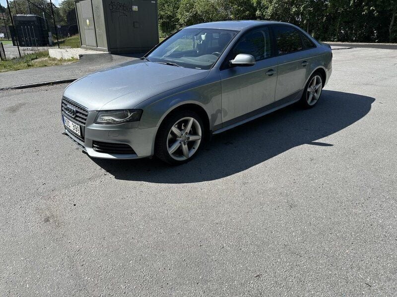 Grå Begagnad 2011 Audi A4 Sedan | 89 500 kr (Bra pris) - Bild 1/4