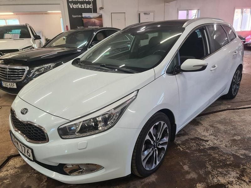 Vit Begagnad 2014 Kia Ceed Sportswagon Comfort Kombi | 75 000 kr (Marknadspris) - Bild 1/4