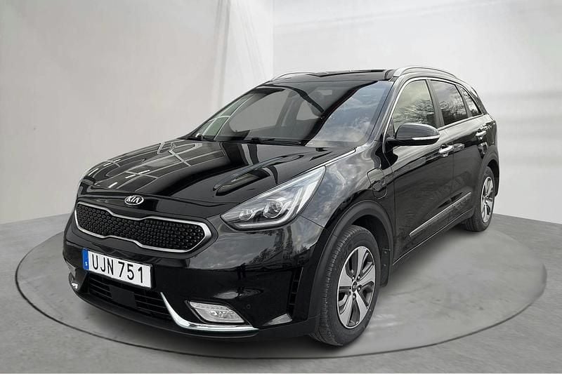Svart Begagnad 2018 Kia Niro 2 SUV | 164 800 kr (Marknadspris) - Bild 1/4