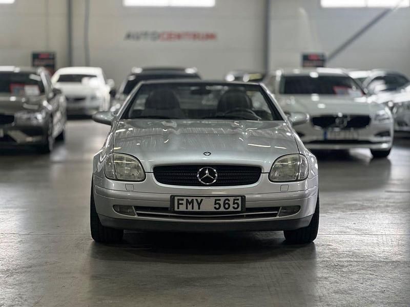 Begagnad Mercedes SLK230 193 HK (141 kW) 1997 Ljusgrå Cab