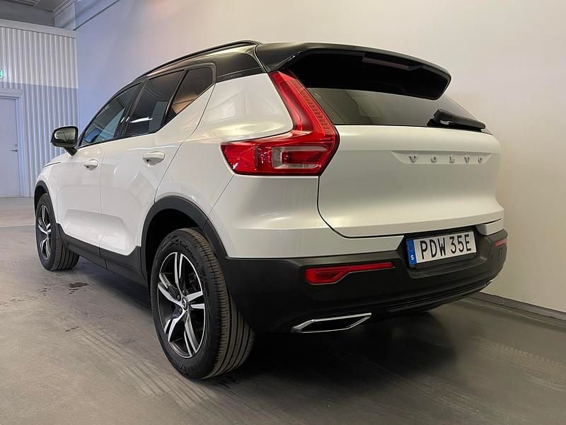 Begagnad Volvo XC40 R-Design 165 HK (121 kW) 2019 Vit SUV