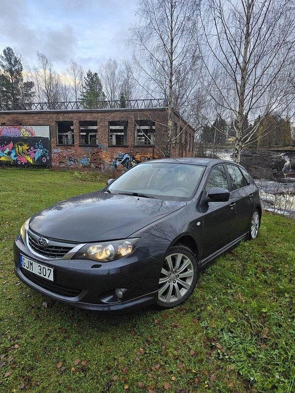 Grå Begagnad 2008 Subaru Impreza Halvkombi | 47 000 kr (Marknadspris) - Bild 1/4
