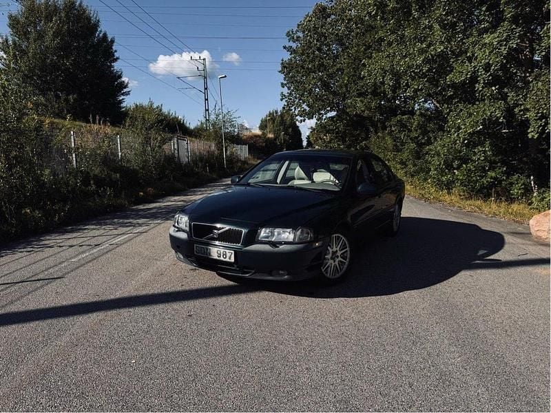 Grön Begagnad 2001 Volvo S80 Sedan | 35 000 kr (Marknadspris) - Bild 1/4