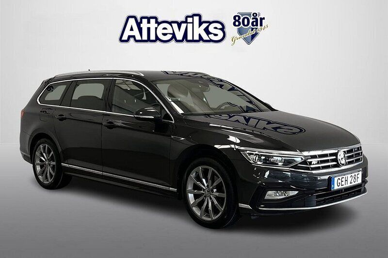 Mörkgrå Begagnad 2022 VW Passat GT Kombi | 319 900 kr (Marknadspris) - Bild 1/4