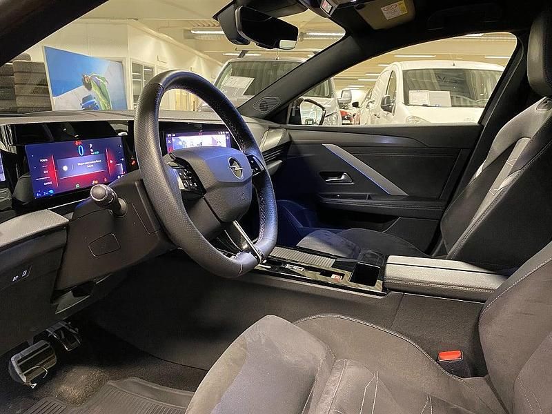 Begagnad Opel Astra Ultimate 180 HK (132 kW) 2022 Grå Halvkombi