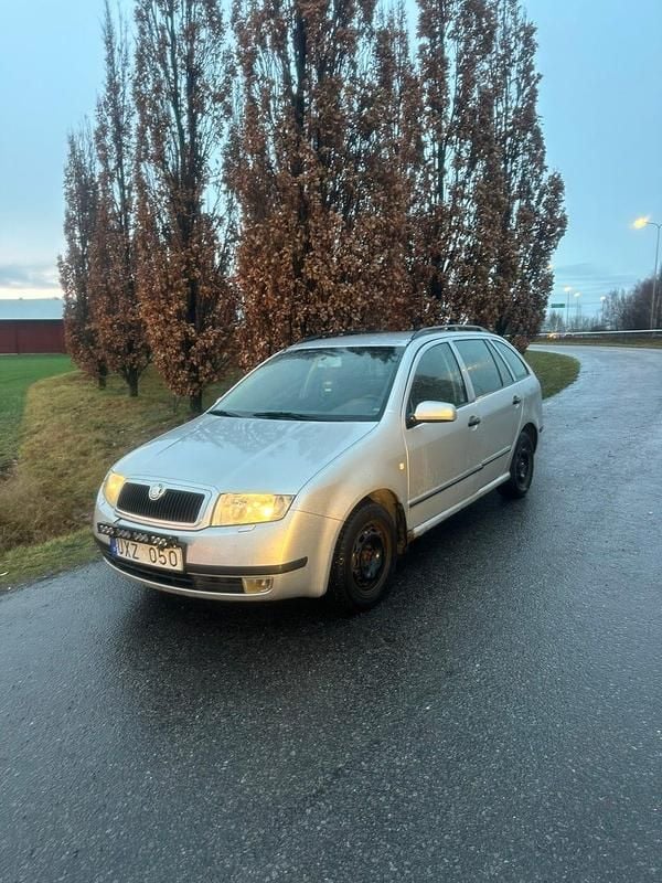 Begagnad 2004 Skoda Fabia Kombi | 17 000 kr (Marknadspris) - Bild 1/4