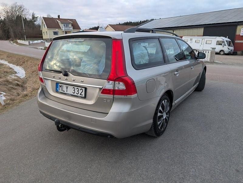 Begagnad Volvo V70 Kinetic 116 HK (85 kW) 2014 Brun Kombi