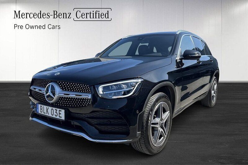 Svart Begagnad 2021 Mercedes GLC300e AMG SUV | 434 900 kr (Superpris) - Bild 1/4