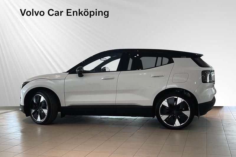 Begagnad Volvo EX30 Single Motor Extended Range 202 kW (275 HK) 2024 Vit SUV