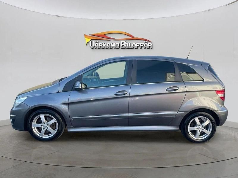 Grå Begagnad 2010 Mercedes B180 Minibuss | 64 900 kr (Marknadspris) - Bild 1/4
