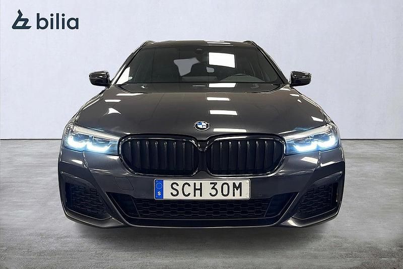 Begagnad BMW 520 M Sport 190 HK (139 kW) 2023 Grå Kombi