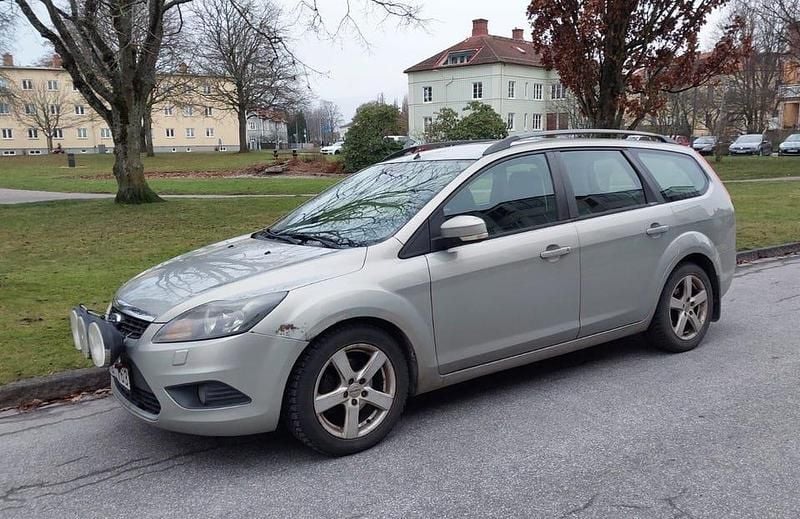 Begagnad 2010 Ford Focus Kombi | 12 000 kr (Lite dyr) - Bild 1/2