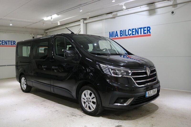 Svart Begagnad 2022 Renault Trafic Van | 359 000 kr (Dyr) - Bild 1/3