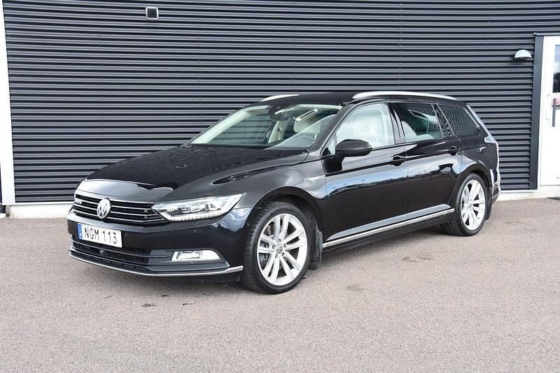 Svart Begagnad 2016 VW Passat Executive Kombi | 199 900 kr (Marknadspris) - Bild 1/4