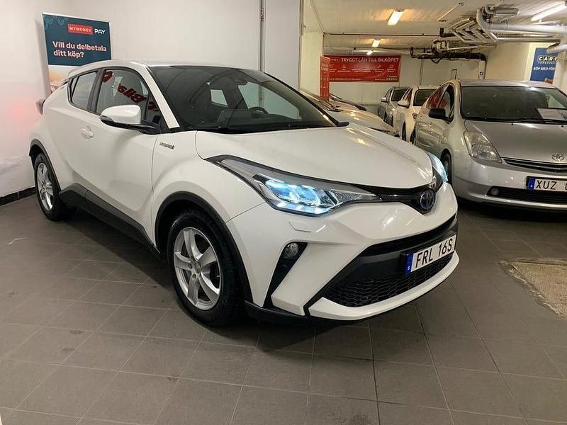Begagnad Toyota C-HR Active 122 HK (89 kW) 2021 Vit SUV
