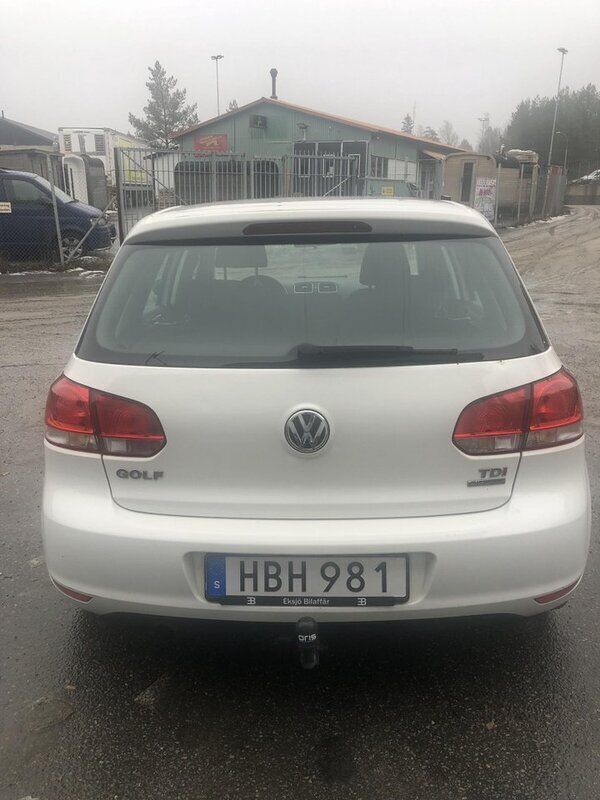 Vit Begagnad 2011 VW Golf VI Halvkombi | 55 000 kr (Superpris) - Bild 1/4