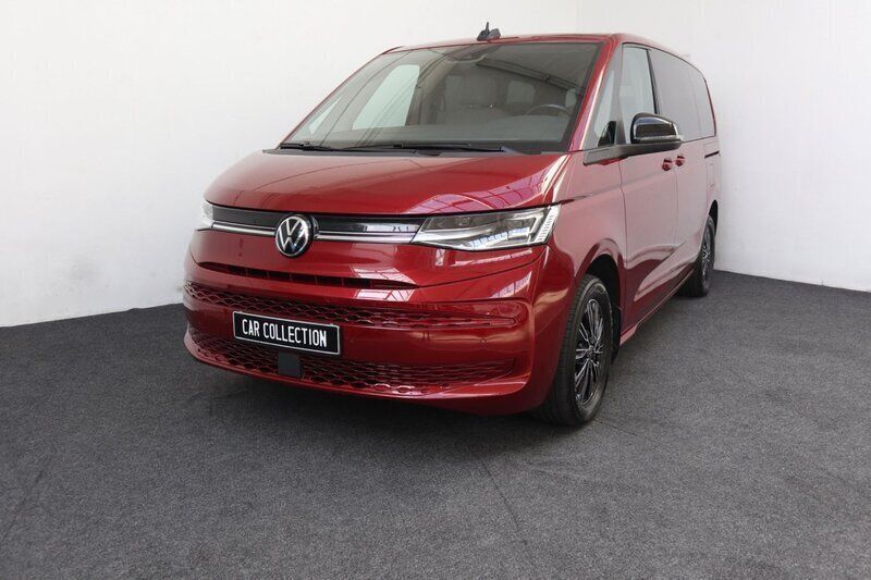 Röd Begagnad 2022 VW Multivan Life Minibuss | 599 900 kr (Lite dyr) - Bild 1/4