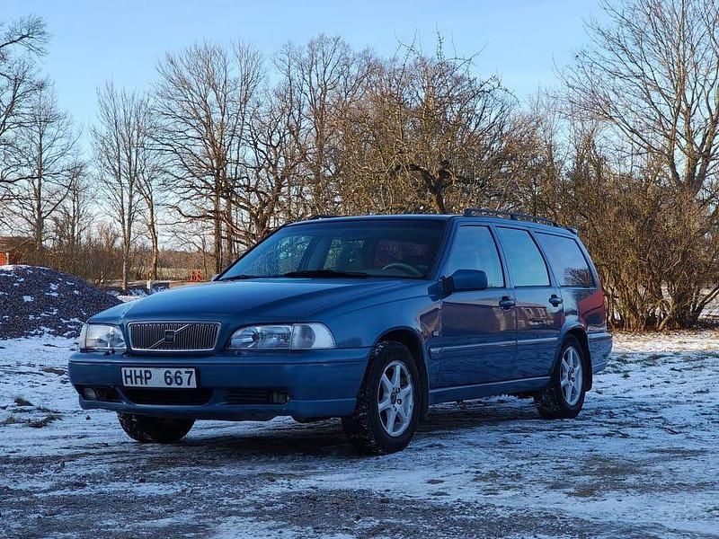Begagnad 1998 Volvo V70 Kombi | 22 000 kr (Marknadspris) - Bild 1/4