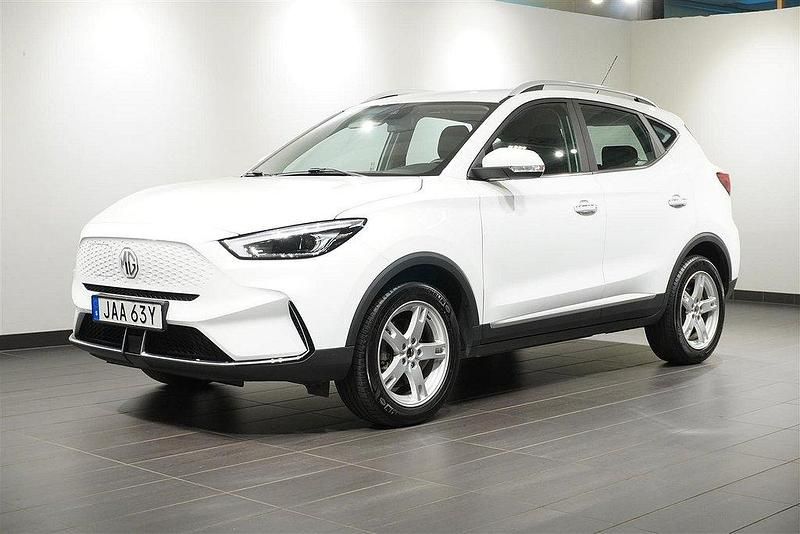 Vit Begagnad 2022 MG ZS Comfort Sedan | 219 900 kr - Bild 1/4