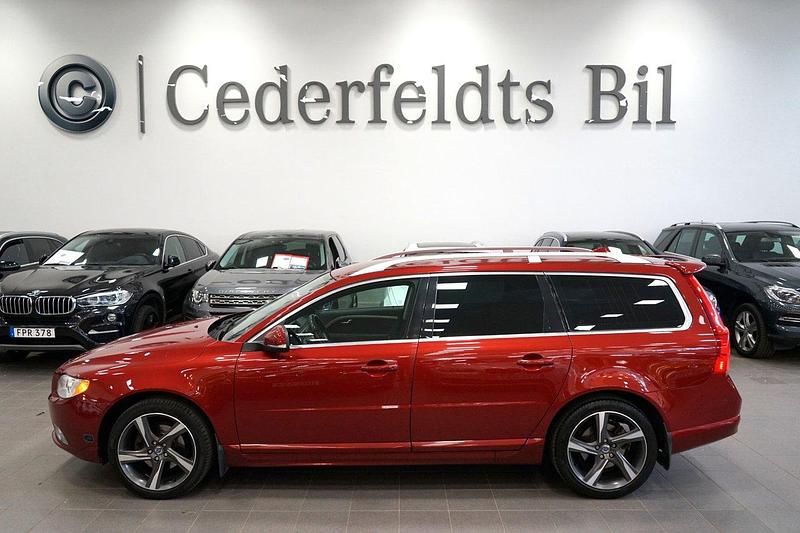Röd Begagnad 2012 Volvo V70 Summum Kombi | 139 900 kr (Dyr) - Bild 1/4
