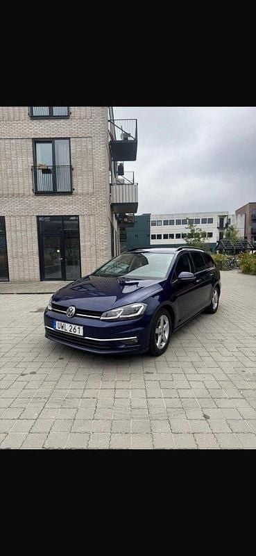 Blå Begagnad 2018 VW Golf VII GT Kombi | 179 900 kr (Marknadspris) - Bild 1/4